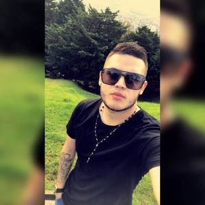 Meet your Posher, Esteban